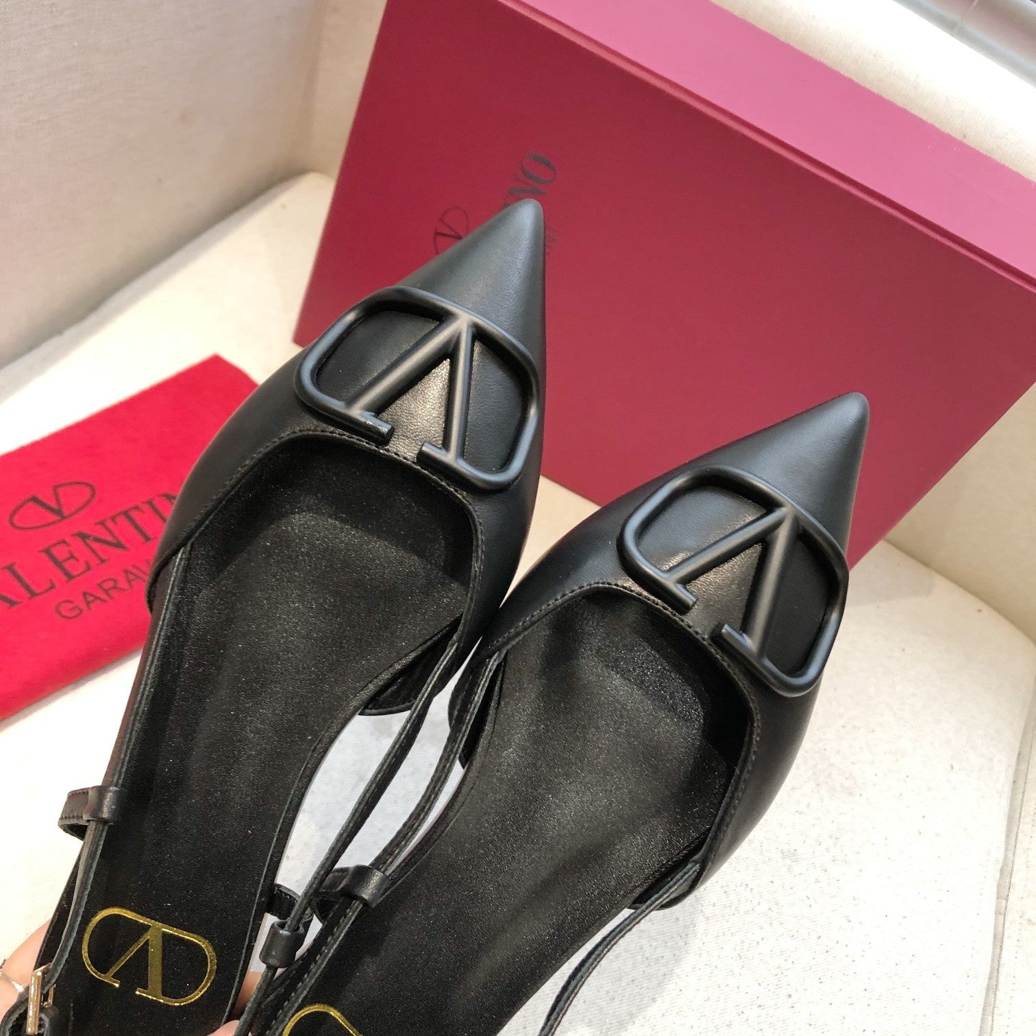 Valentino Fashion Leather Women Flat Shoes 03