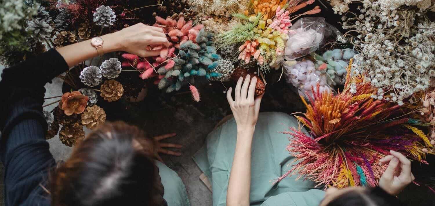 Cómo Hacer Letras de Cartón con Flores Paso a Paso | Divain Bouquet