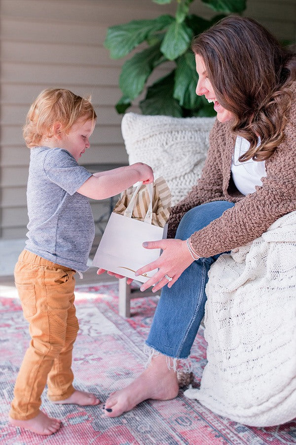 Psalm giving Jessica a gift bag