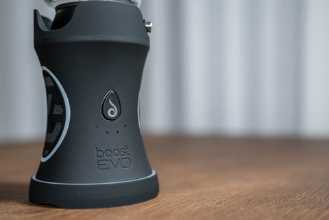 Portable Dab Rig: Experience clean, flavorful vapor with the Boost EVO.