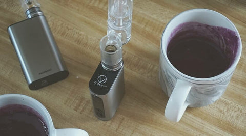 Experience powerful vaporization with Vivant's Incendio Kit - a sleek and portable device for concentrates. Complete with a glass bubbler for smooth hits.
