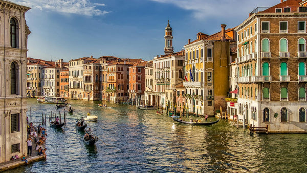Enjoyers | 10 Destinos Romanticos Para Viajar en Pareja | Venecia, Italia