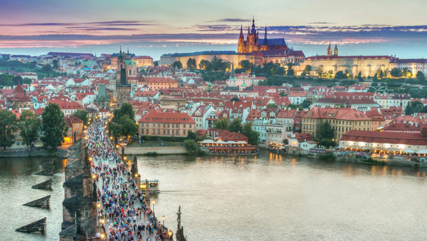 Enjoyers | 10 Destinos Romanticos Para Viajar en Pareja | Praga, República Checa