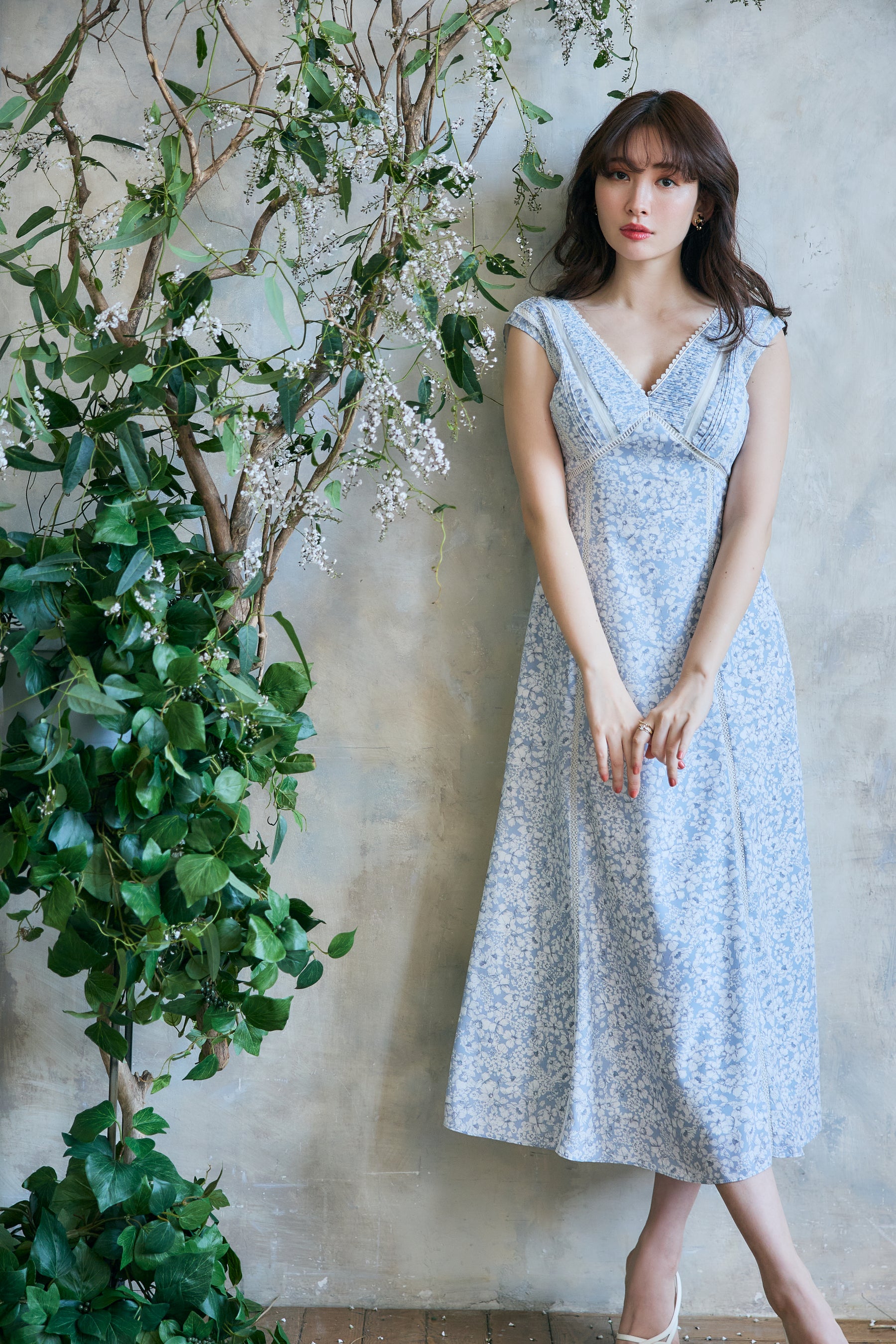 ロングワンピース/マキシワンピースherlipto Lace Trimmed Floral Dress フローラル