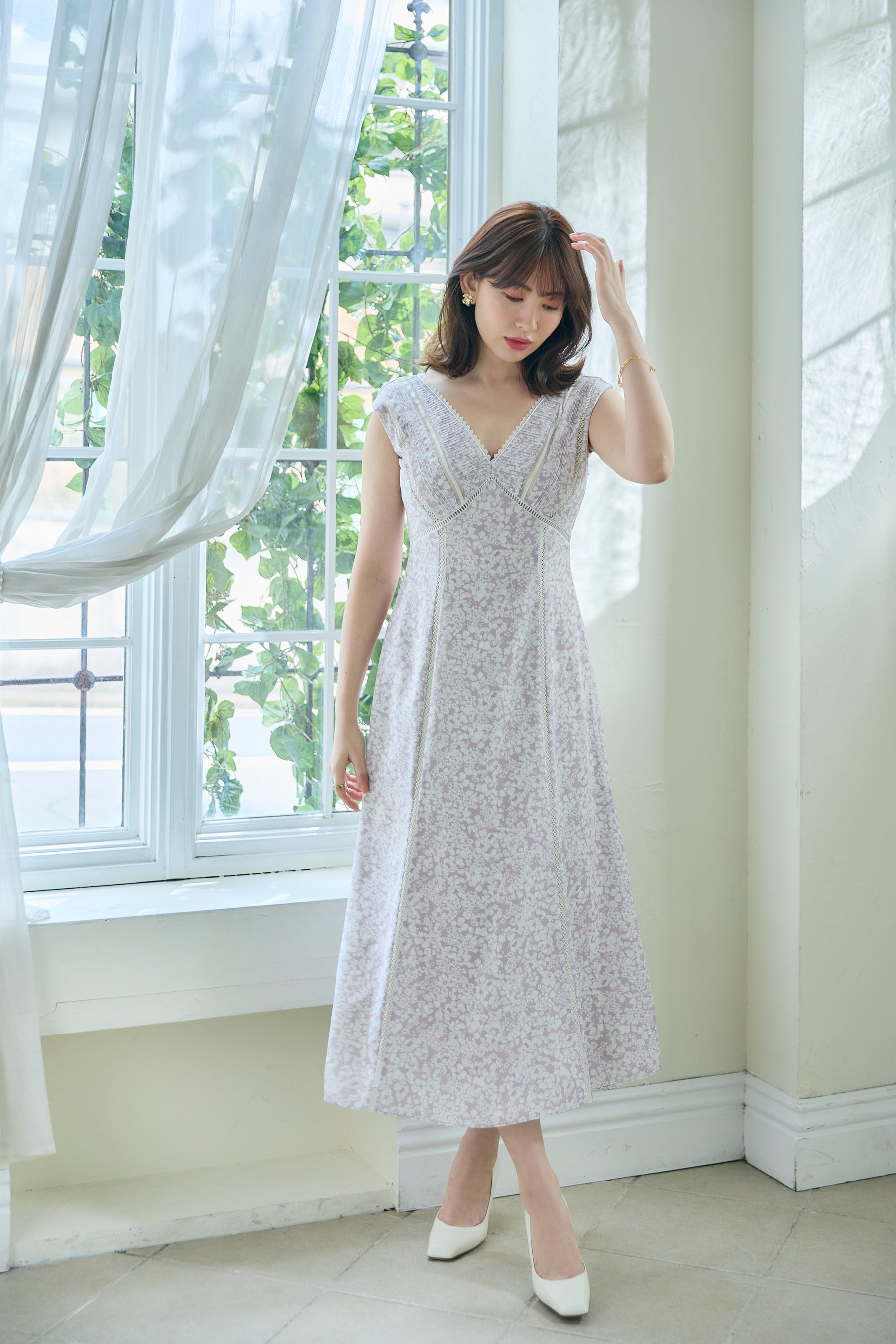 期間限定特価 herlipto Lace Trimmed floral Dress navy Ika5g