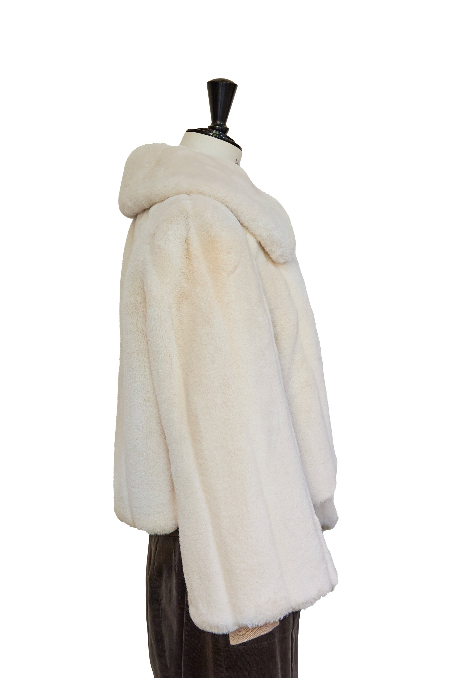 新品未使用✴︎Eco fur cape coat-