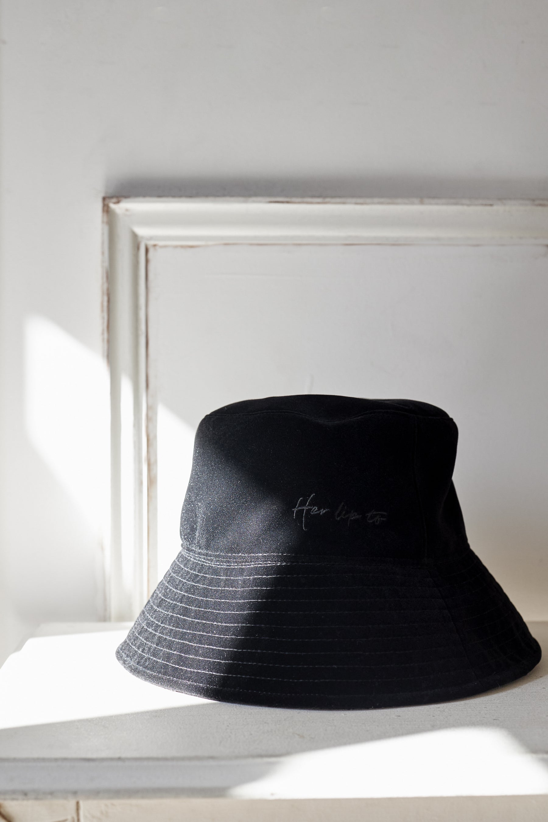 最終値下げherlipto Reversible Lace Bucket Hat-connectedremag.com