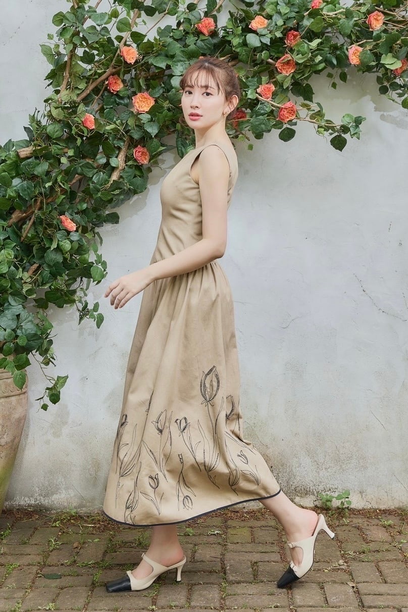 ハーリップトゥ　　　Tulip Cotton Blend Midi Dress