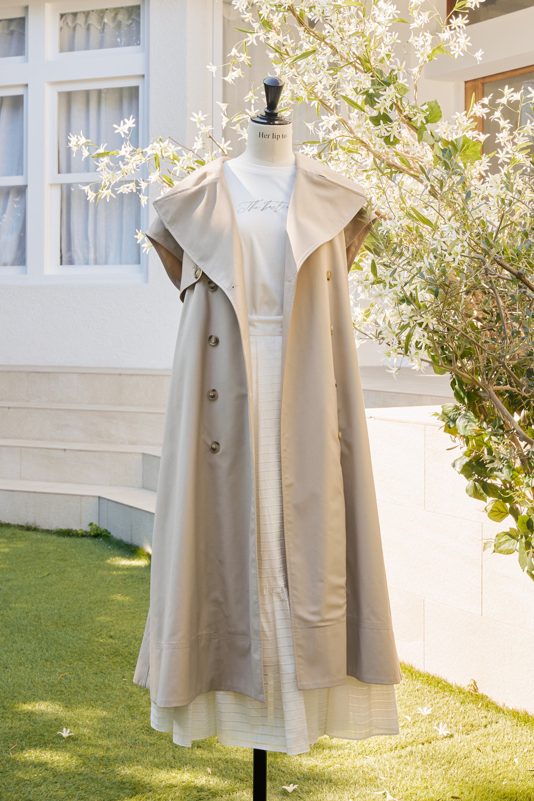 ほぼ新品ですHerlipto Sleeveless Twill Trench Dress