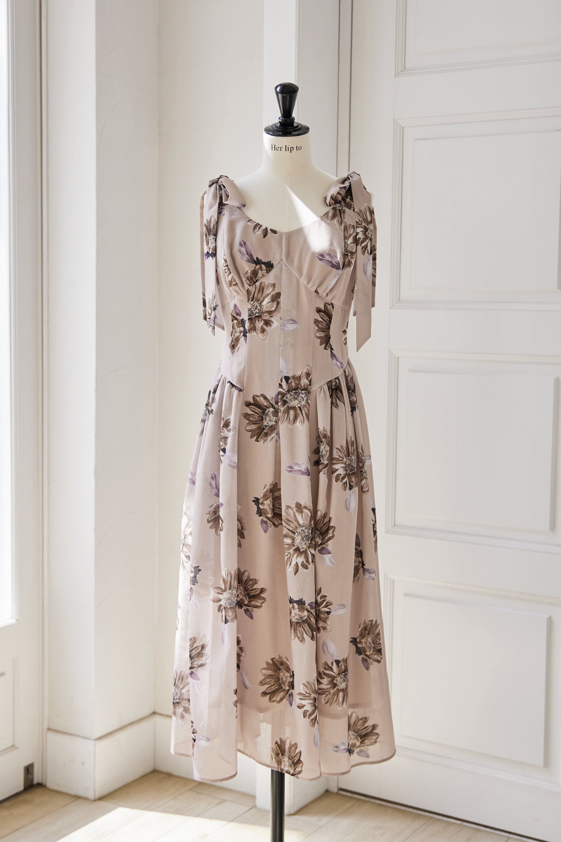 新色】Sunflower-Printed Midi Dress