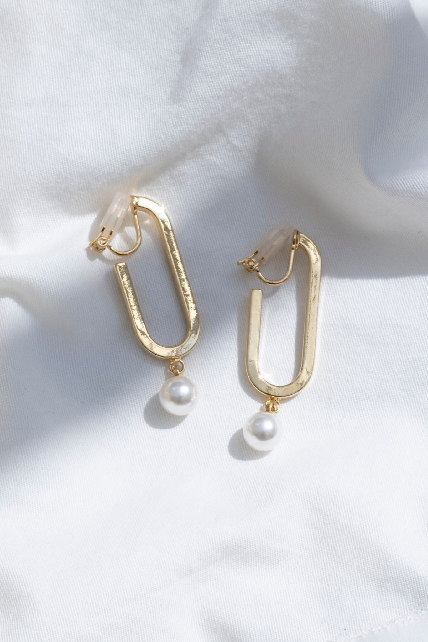 Faux Pearl Gold Earring