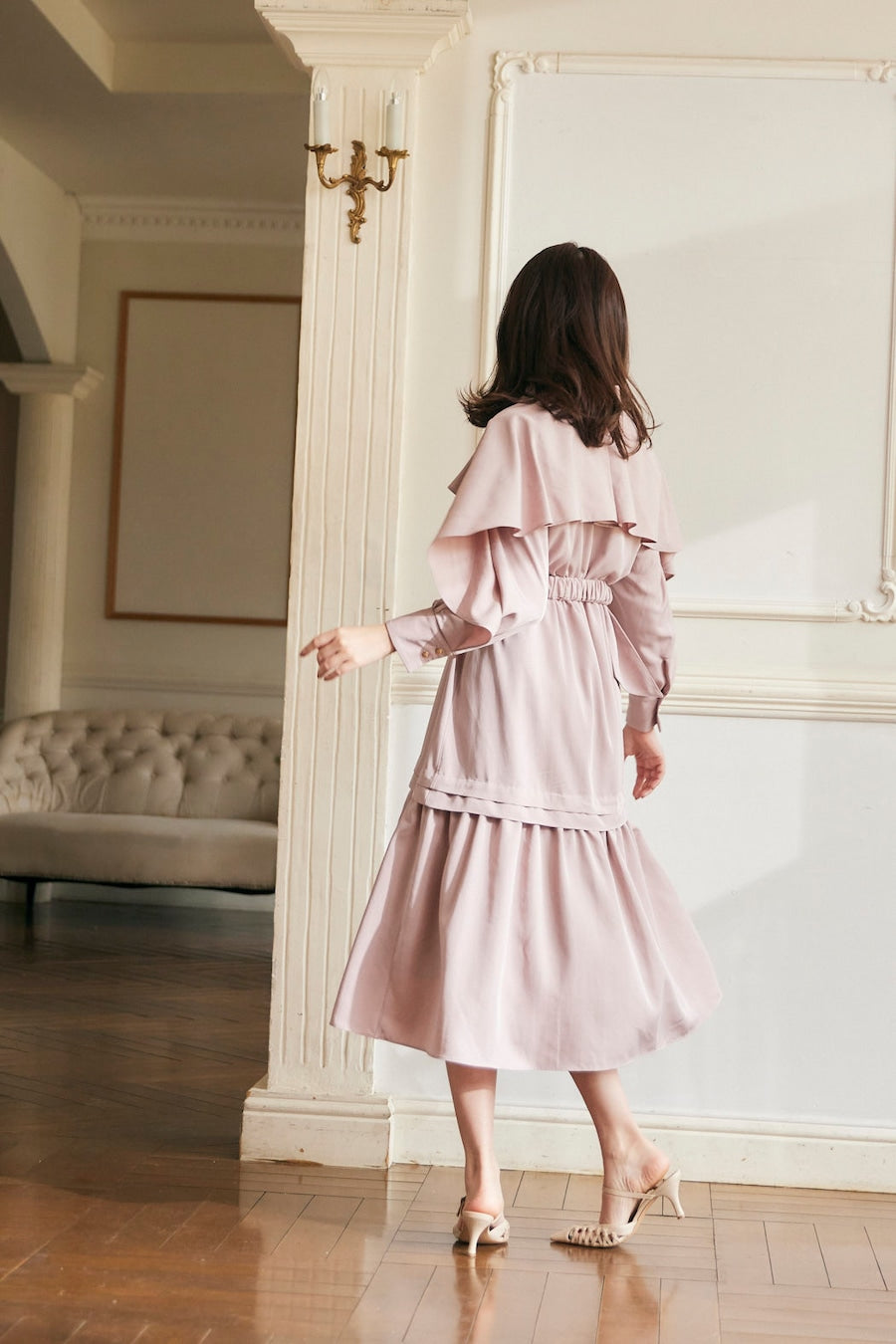 新品タグ付き【herlipto Mayfair Ruffled Dress】-