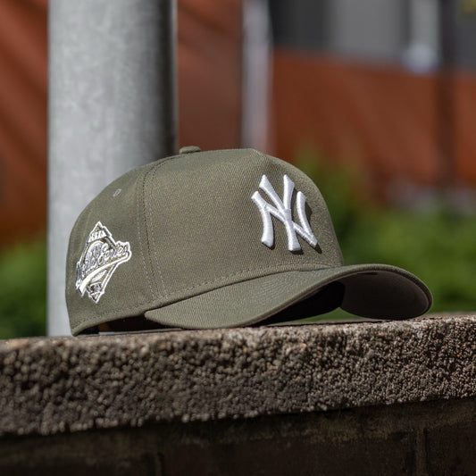 NEW ERA 9FORTY A-FRAME NEW YORK YANKEES WORLD SERIES 2009 TWO TONE / G – FAM