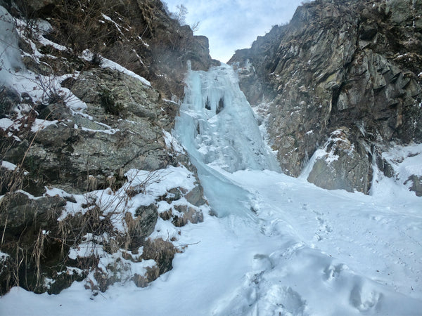 Waterfall Ice Legnone Citizens of the Galaxy Lore Gaggio Winter Cliff
