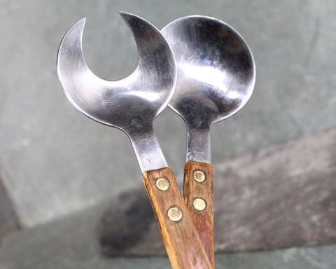 https://cdn.shopify.com/s/files/1/0606/7653/8562/products/4807-Mid-CenturyDanishModern_Moon_Fork_SpoonServingSet_large.jpg?v=1681784705