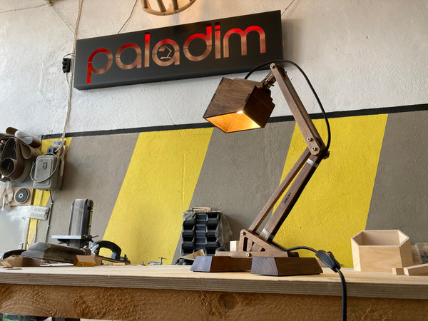 Kran lamp in the workshop