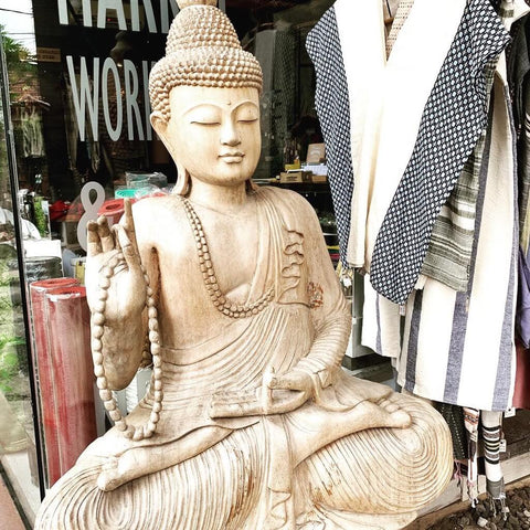 Boeddha beeld op markt