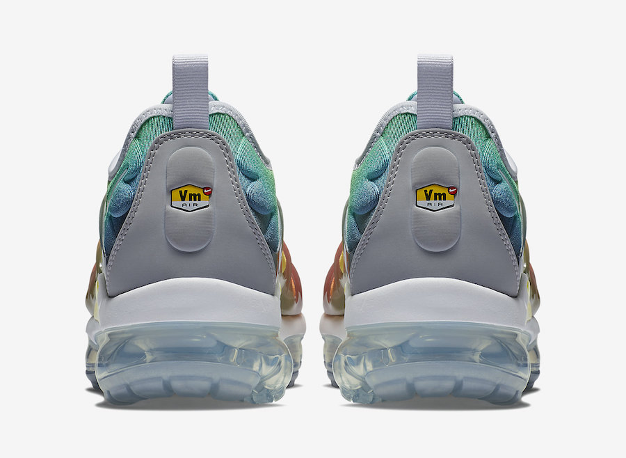 Nike Air VaporMax Plus Rainbow 924453-103
