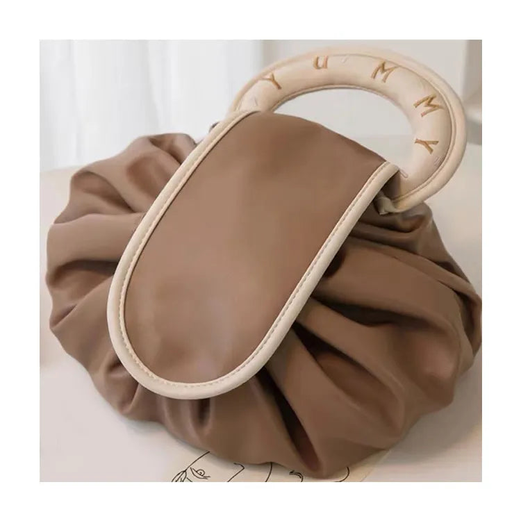 Product Image for Norvo | Vanntett kosmetikkpung med god plass til oppbevaring, Caffè latte farge