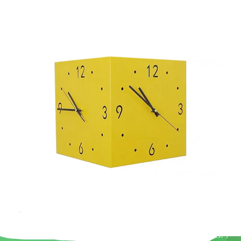 Product Image for Norvo | Moderne Krokveggklokke – Kreativ Firkantet Klokke for en Stilig Interiørdesign, Gul / 26cm x 26cm x 3cm / Ingen lys