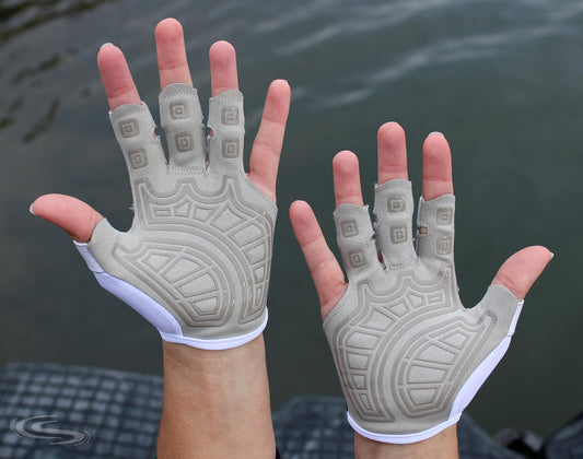 https://cdn.shopify.com/s/files/1/0607/1097/7710/files/rowing-gloves-tcs-scullers-front.jpg?v=1699480839&width=533