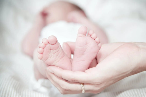 Newborn Sleep Tips for the First 6 Weeks