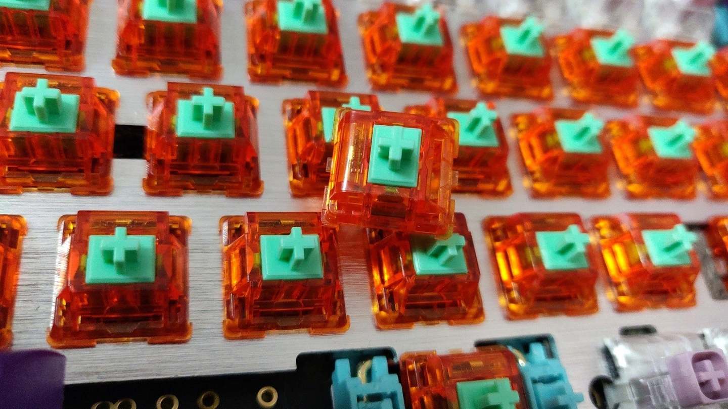 c3 tangerine 62 g keyboard