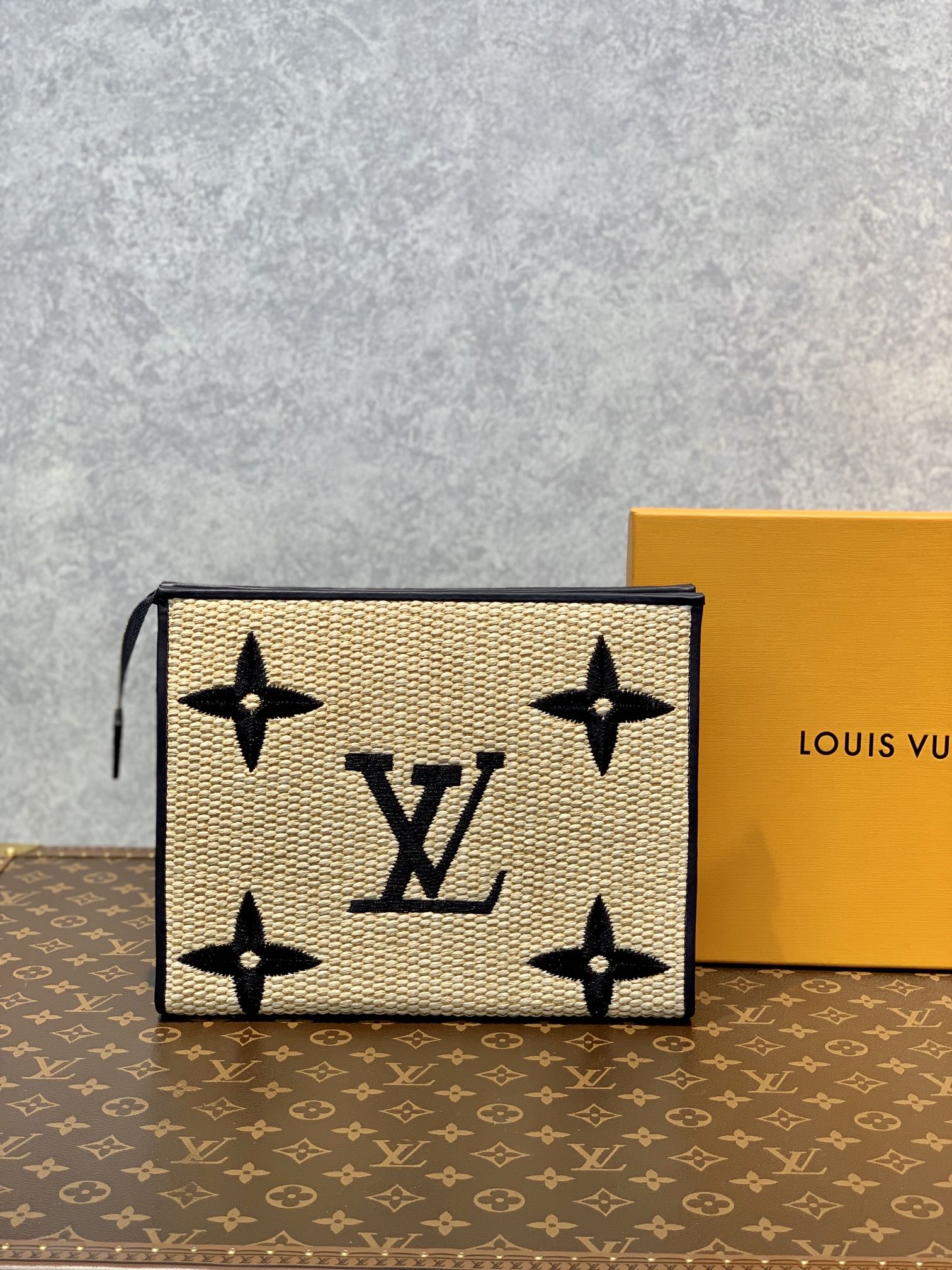 Barry Evalueerbaar Bier Toilettas Poche Toilette 26 Louis Vuitton – KJ VIPS