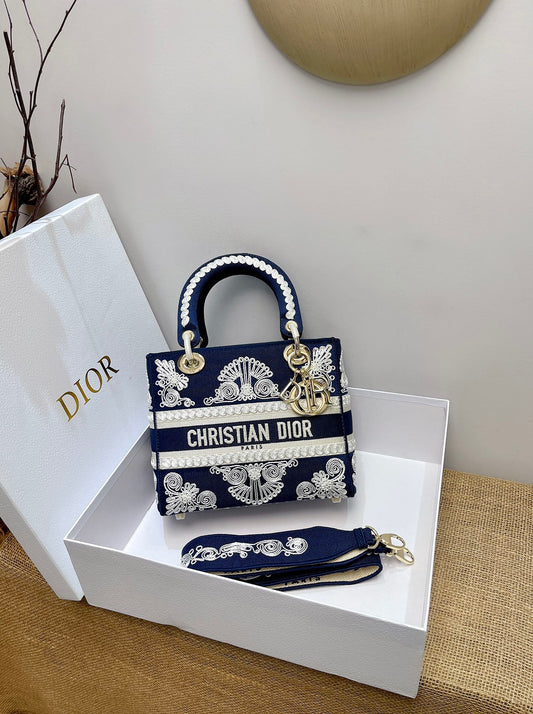 LV INITIALEN OMKEERBARE RIEM 35 MM LOUIS VUITTON – KJ VIPS