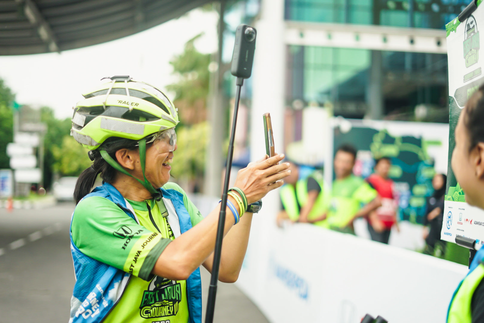 Edan!! Tuntas EJJ 1.500 Km, Patricia Lanjut Gowes Pulang ke Jakarta