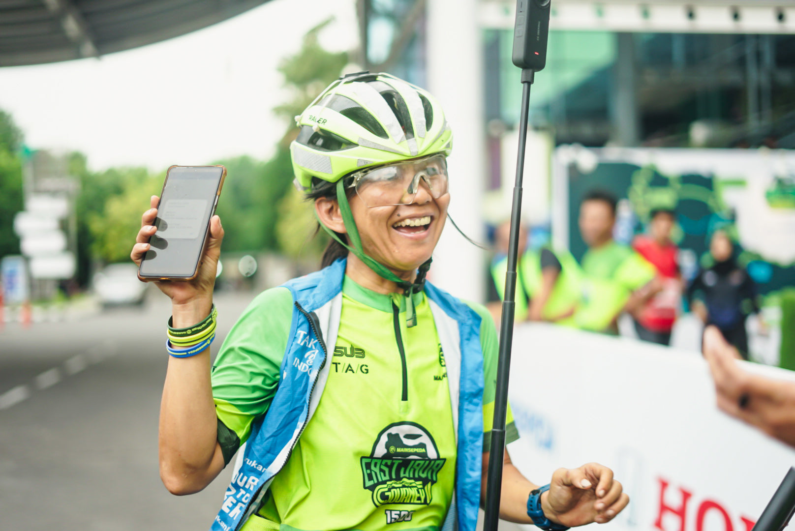 Patricia Satu-Satunya Cyclist Perempuan EJJ 2024 1.500 Km Akhirnya Finis