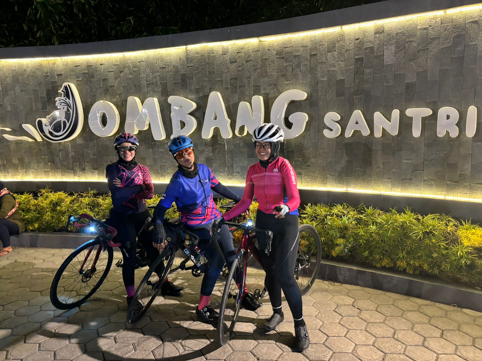 Tur Yogayakarta-Jombang 258 KM, Ajang Pemanasan Tiga Cyclist WCC Sebelum Long Ride ke Bali