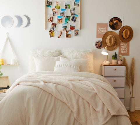 boho aesthetic bedroom idea from Dormify