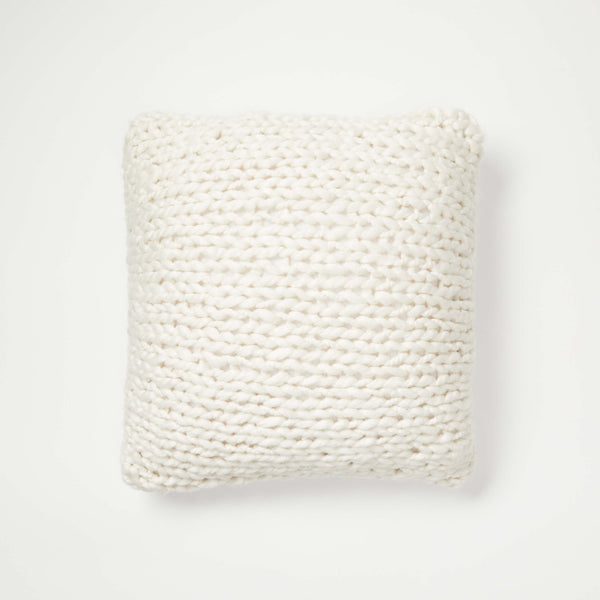 https://cdn.shopify.com/s/files/1/0607/1844/8811/products/Emily_Chunky_Knit_Pillow_White_002_295f7c9c-e221-44f2-8429-4b3fbea21033_600x600.jpg?v=1652036990