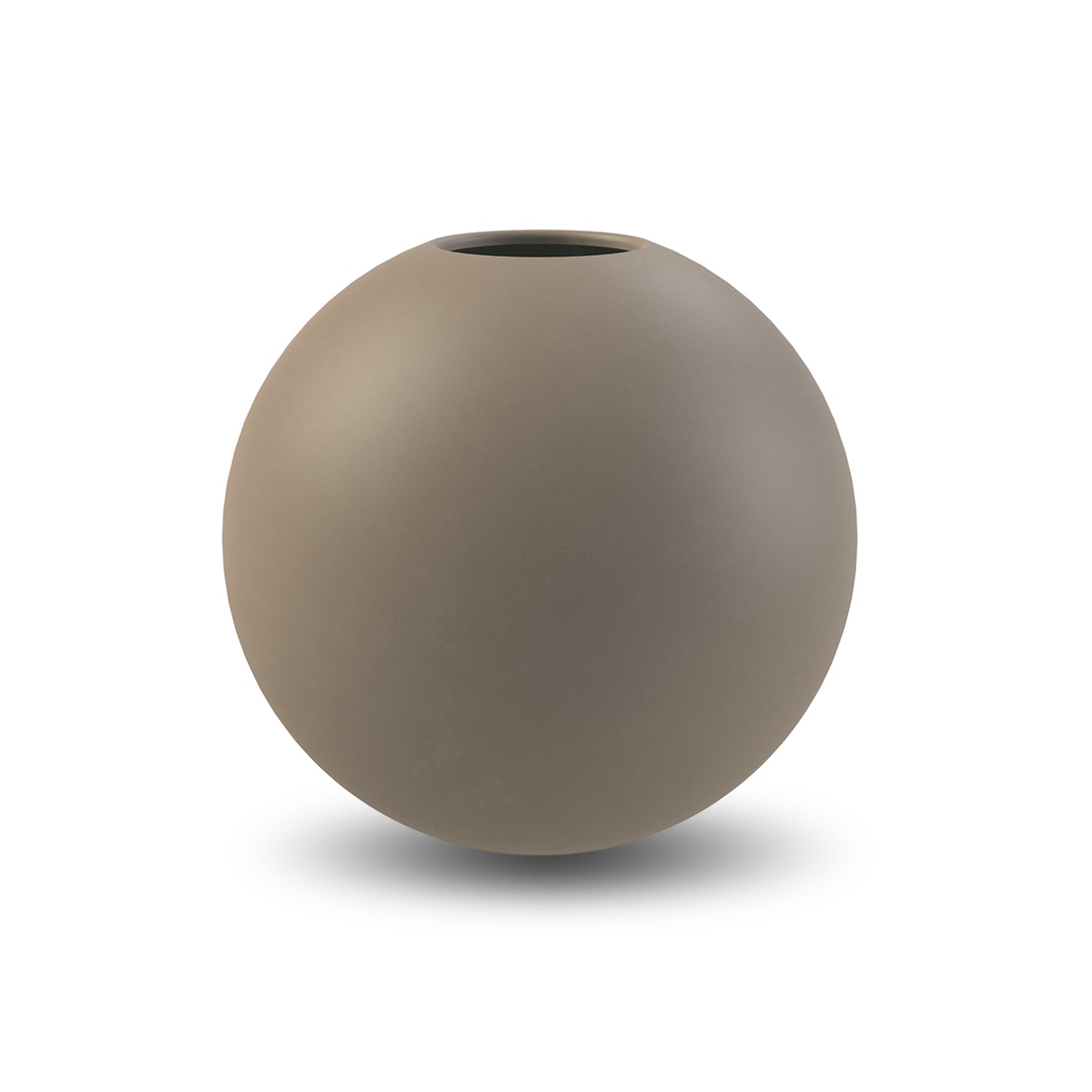 Se Cooee Design Ball vase Mud, 20 cm hos & Add it