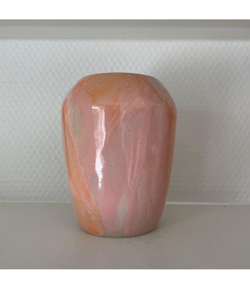 Se Clay by Tina Marie - Vase, Misty orange hos & Add it