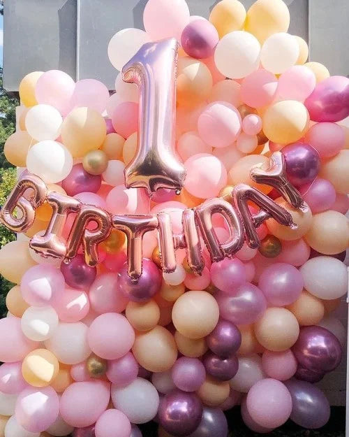 Erster Geburtstagsdeko mit Zahlen Ballon roségold, birthday Buchstaben Ballons Ballonwand mit rosa, rosa-chrom, apricot, und weißen Ballons aus Latex