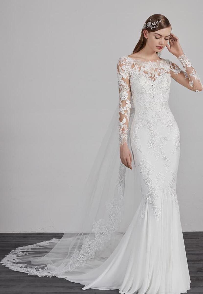 Pronovias Wedding Dress Style 'Esperanza' Size 12 – EWedded
