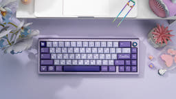 ZOOM65 V2.5 Special Edition as variant: Anodized Lavender / E-white Knob & Weight / Tri-mode Flex Cut Hotswap RGB PCB