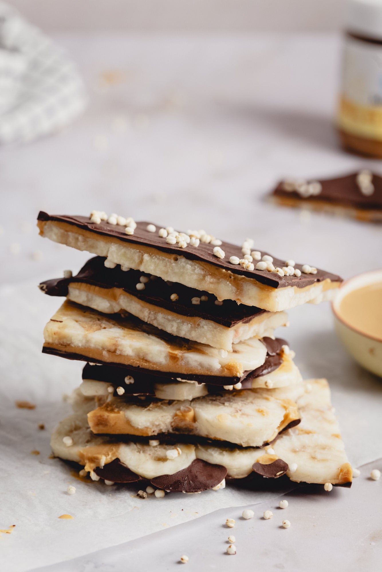 Barritas de platano, mantequilla de mani y chocolate