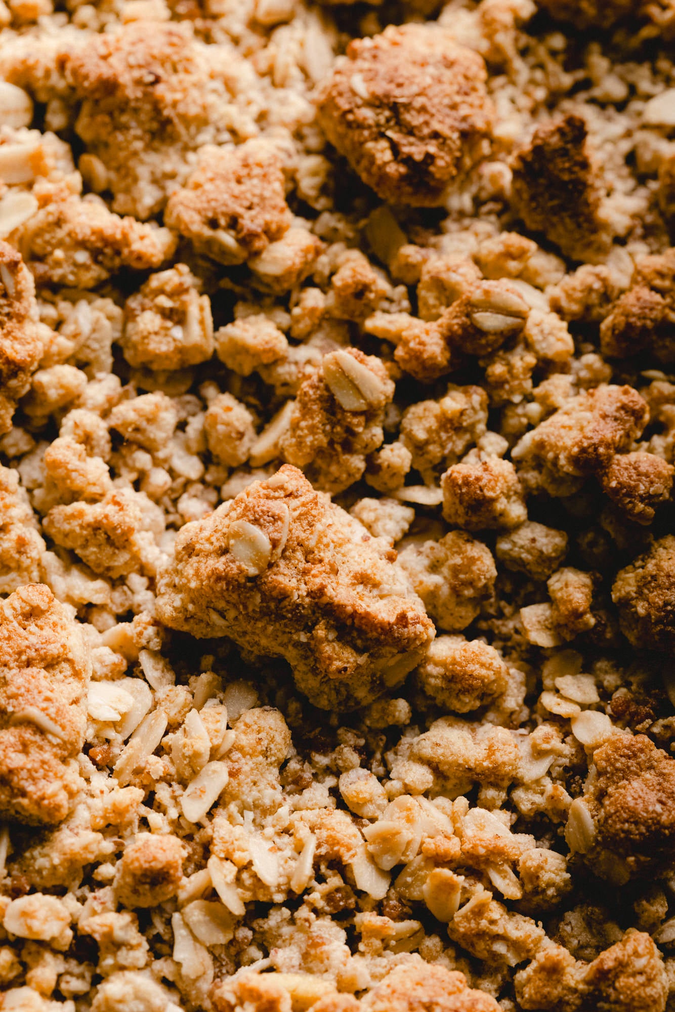 apple crumble food photography