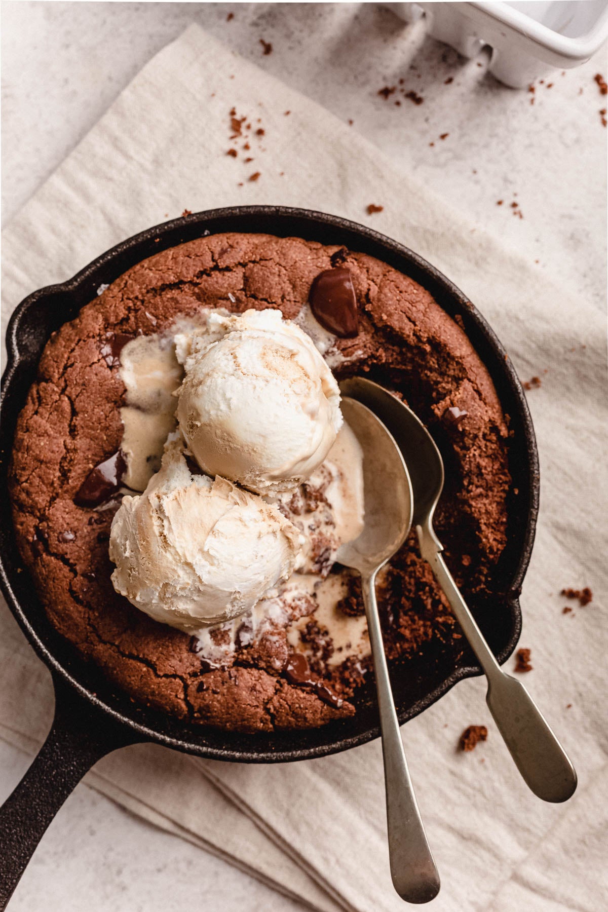 skillet cookie photography