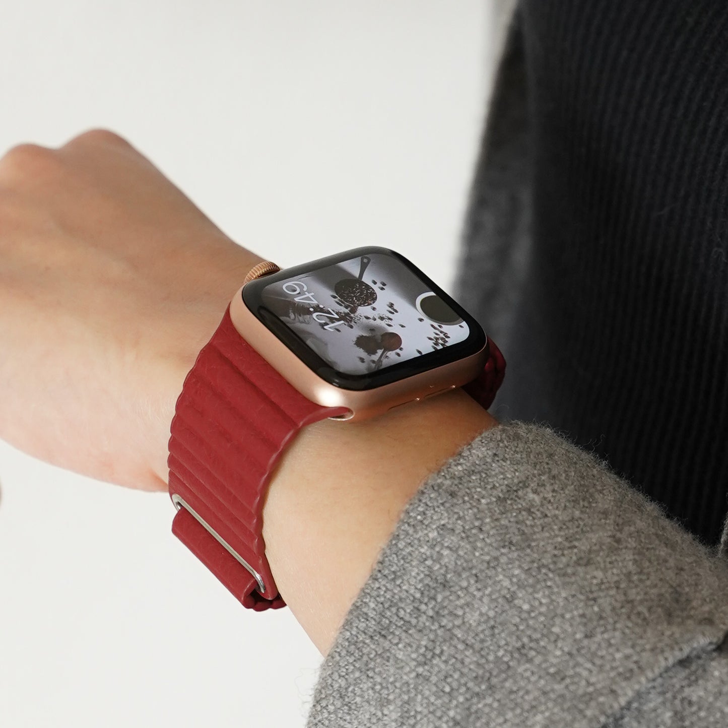 激安通販の 424445 Apple Watch マグネット式 PUレザー バンド