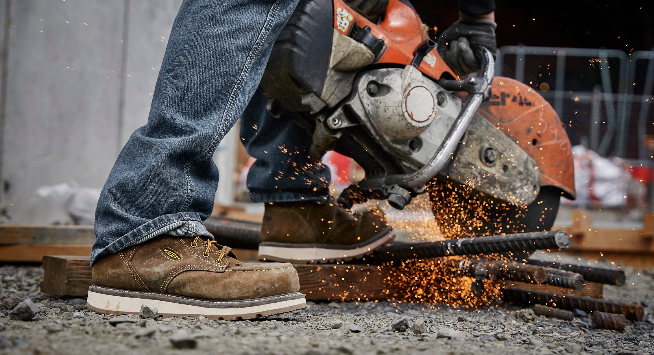 Worker in Cincinnati work boot