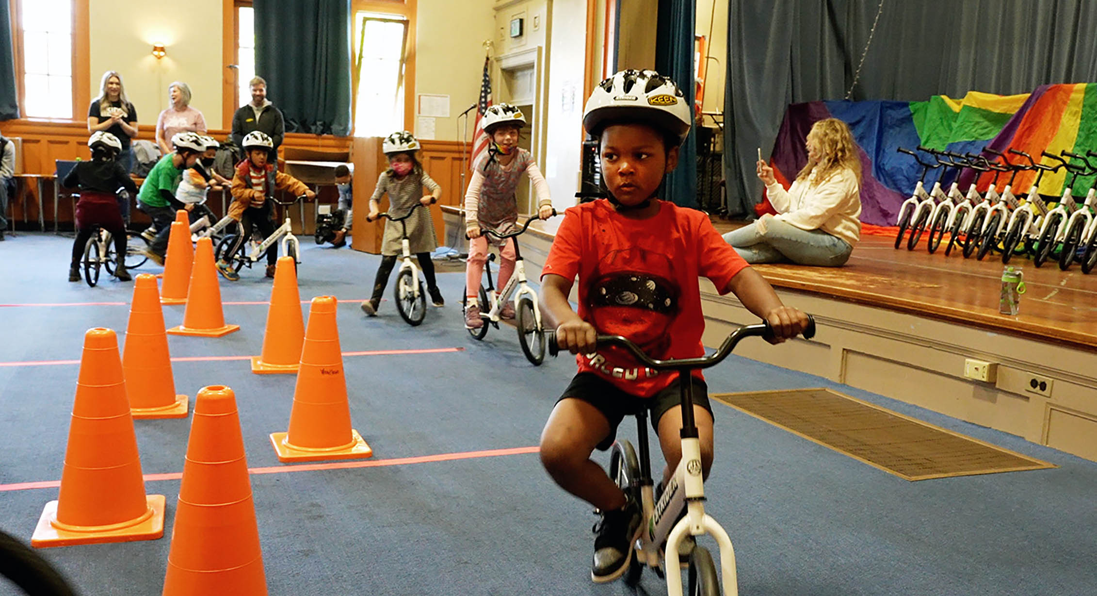 Les enfants apprennent à faire du vélo grâce à All Kids Bike