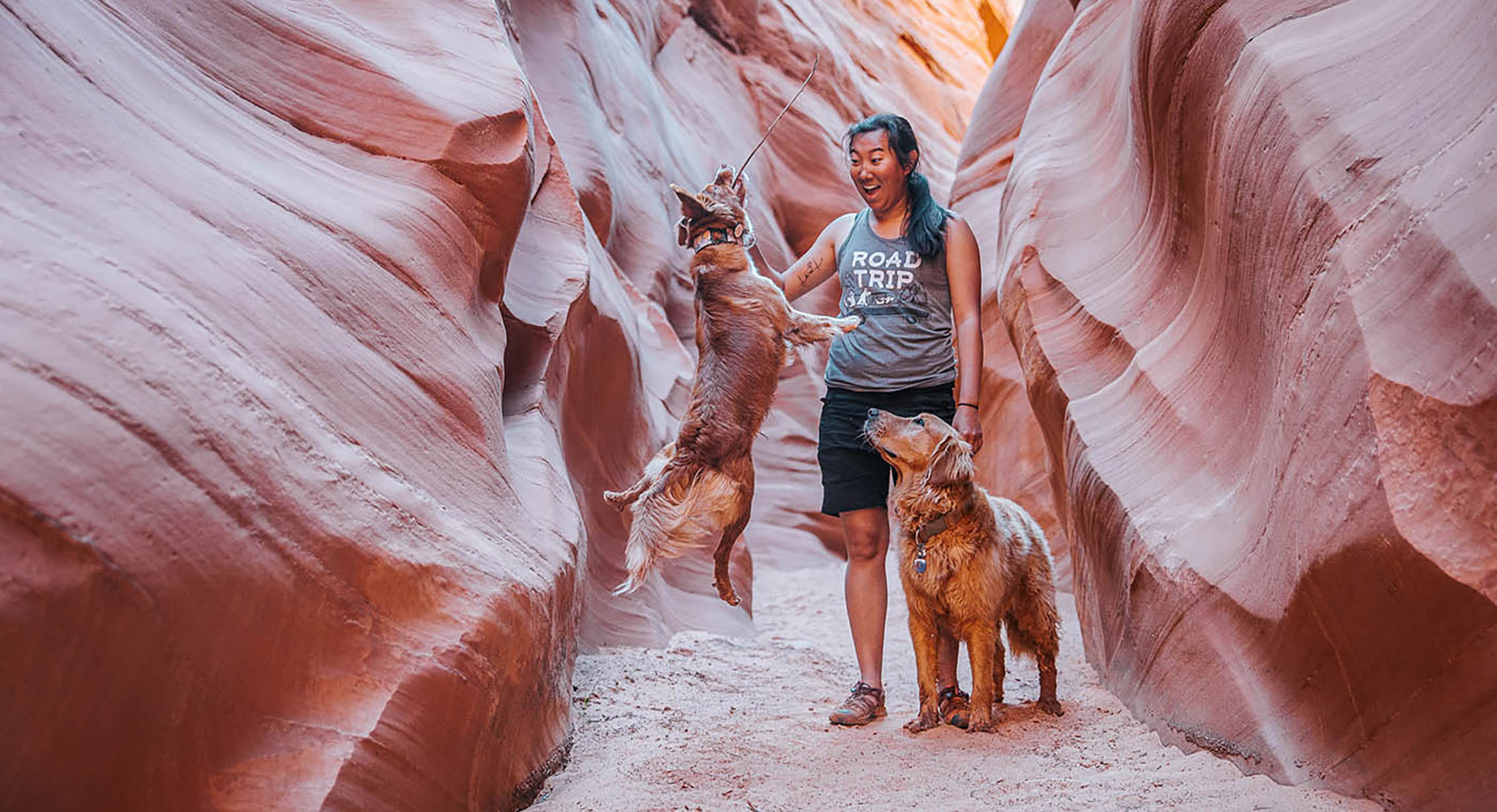 Hiking in Antelope Canyon with dogs