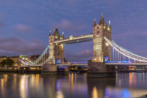 La torre de londres por la noche