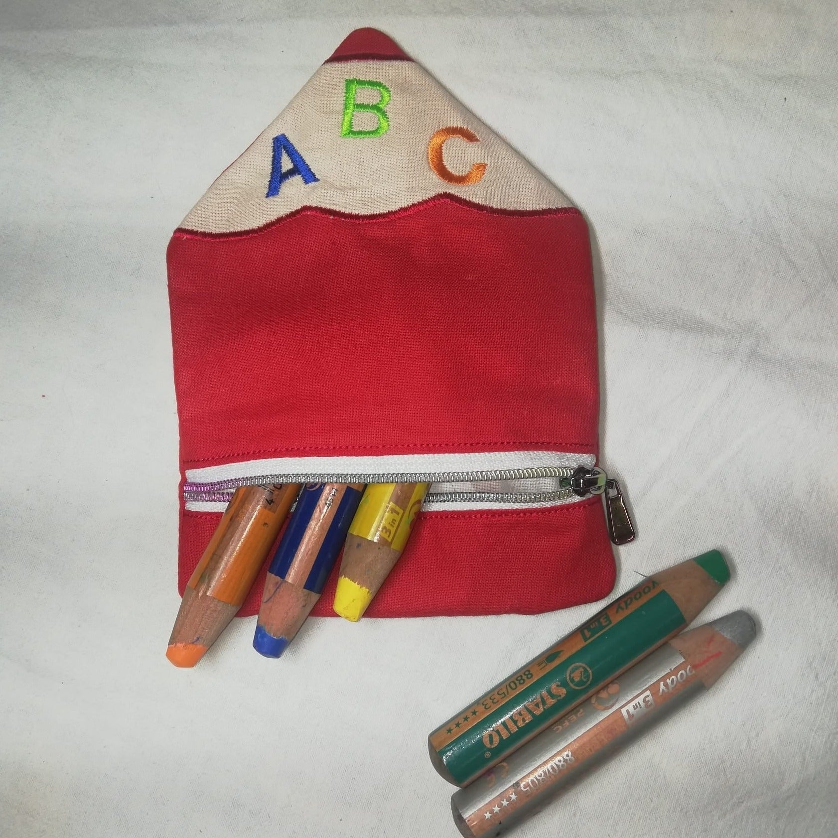 Embroidery file ITH pencil case colored pencil 15x24 (6x10