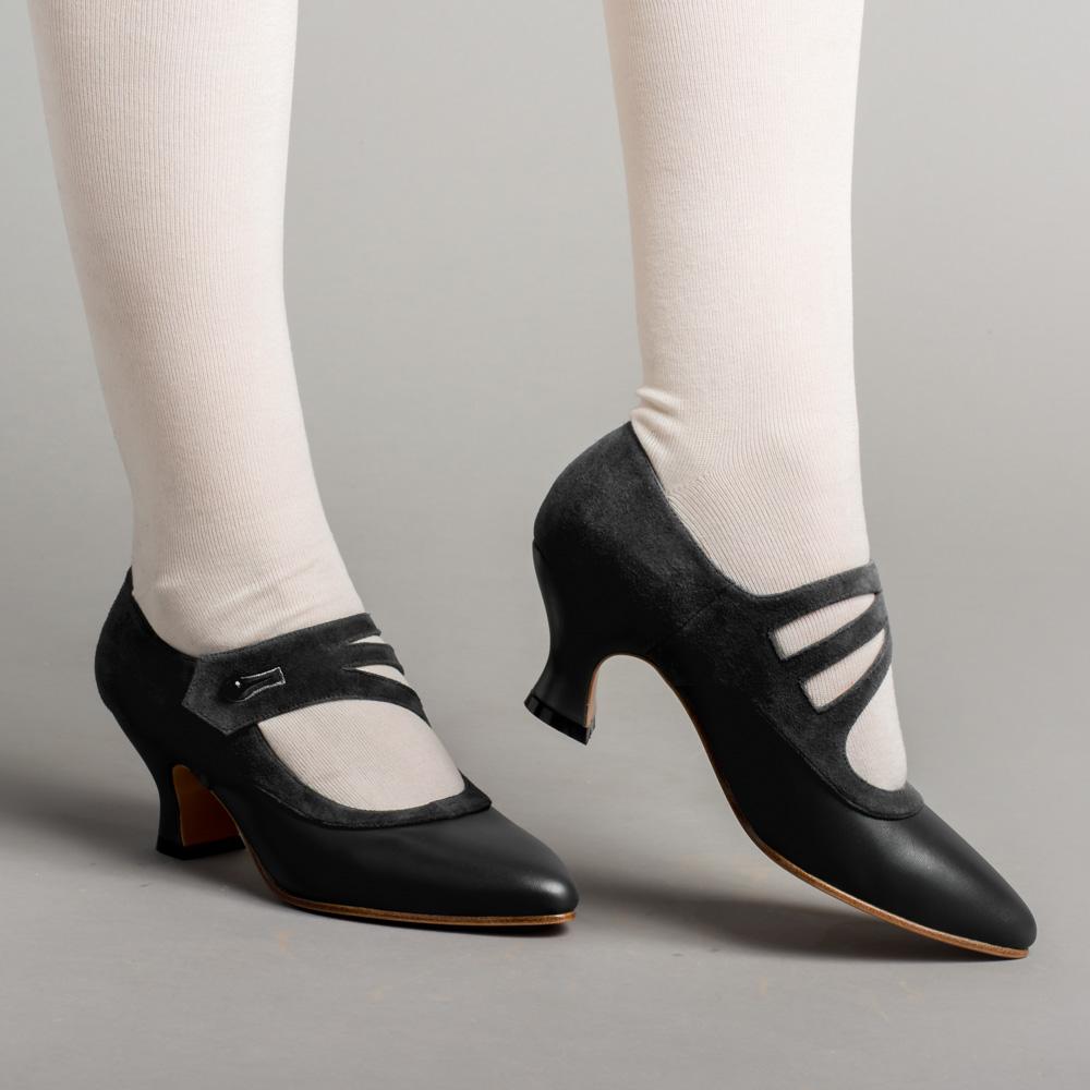 American Duchess Europe: Mae Women's Edwardian Shoes (Black)