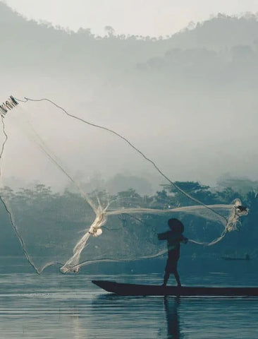 Catching bait with cast net, How to use a cast net, Choosing a cast net 